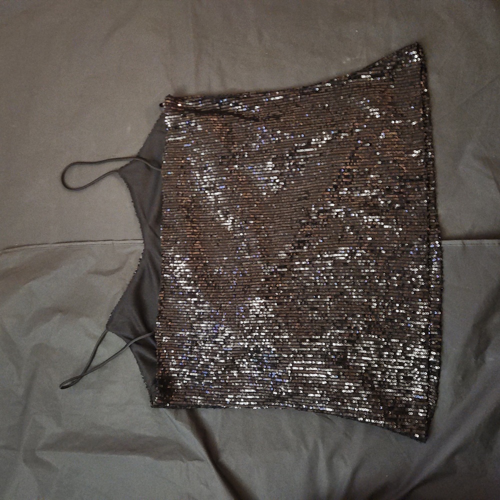 Top - Picture 2 of 2